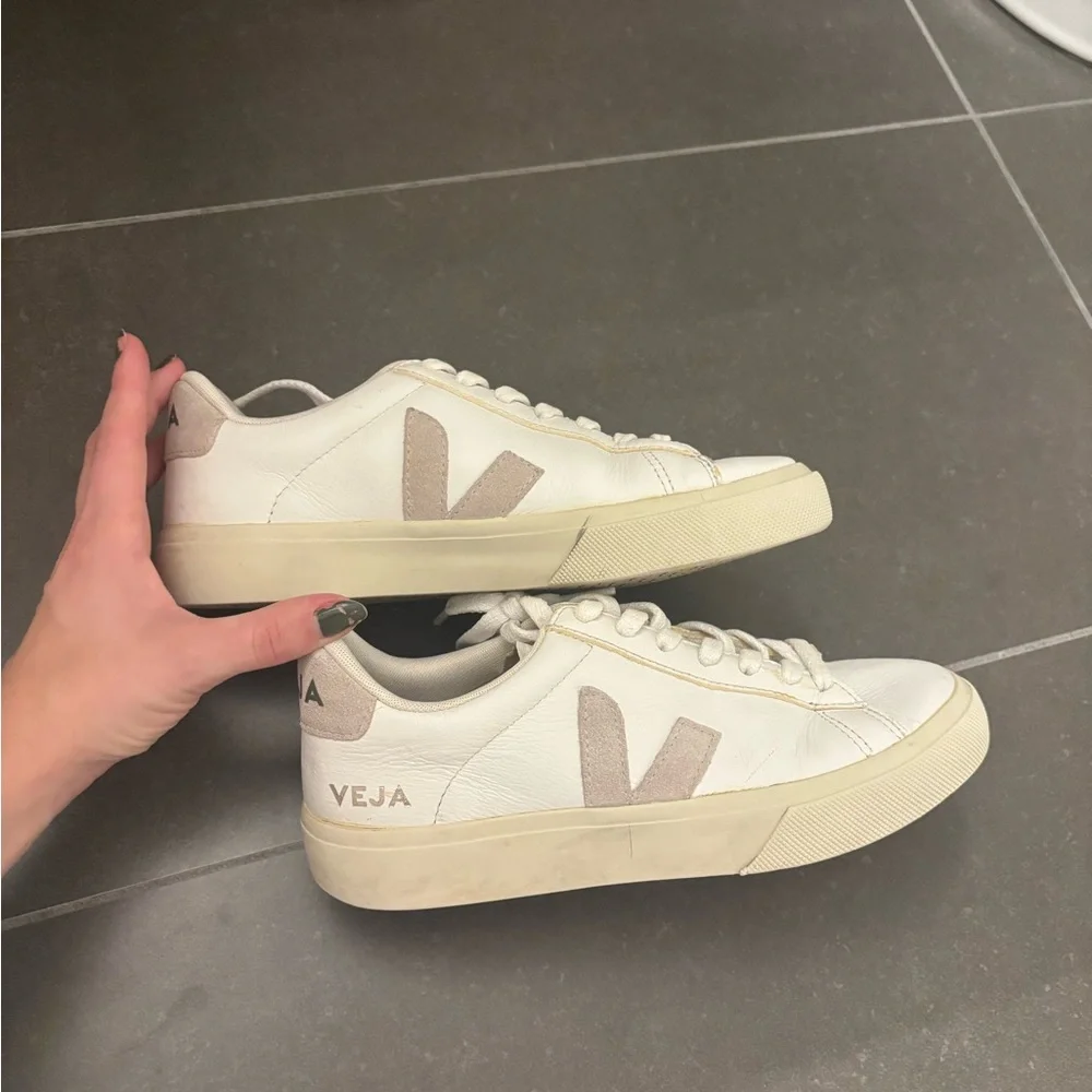Veja Campo Sneakers - Picture 2 of 7